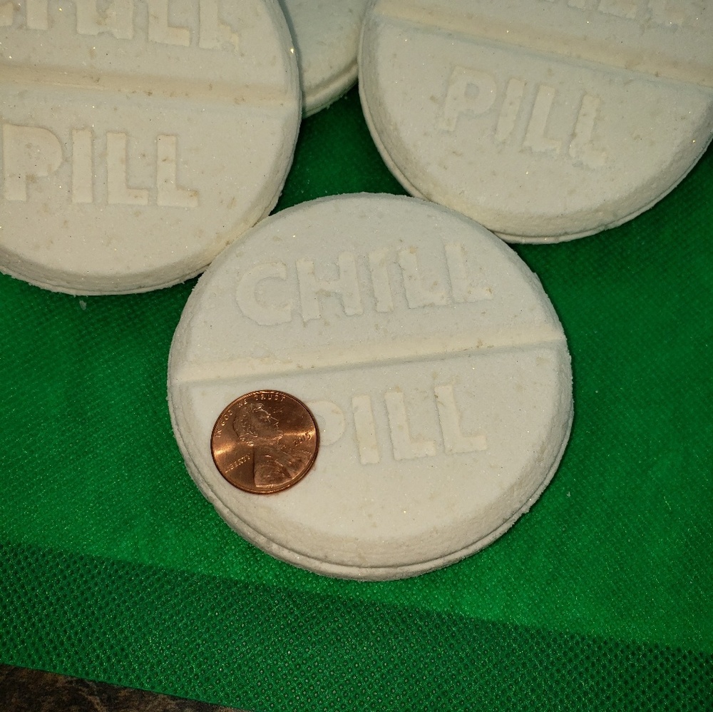 CHILL PILL bath bombs